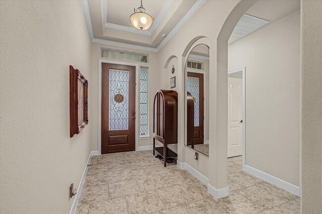 Photo - 102 N Victoriana Cir