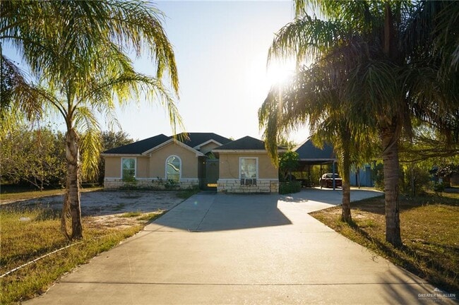 Building Photo - 19 Goldwing Wy