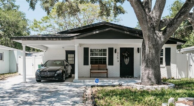 Building Photo - 3229 W Fielder St