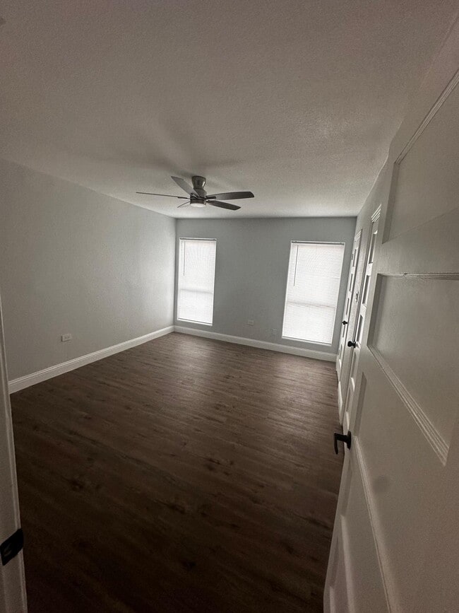 Photo - 2909 Alexander Ave