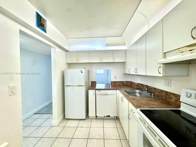Photo - 2903 N Miami Beach Blvd Unit 203