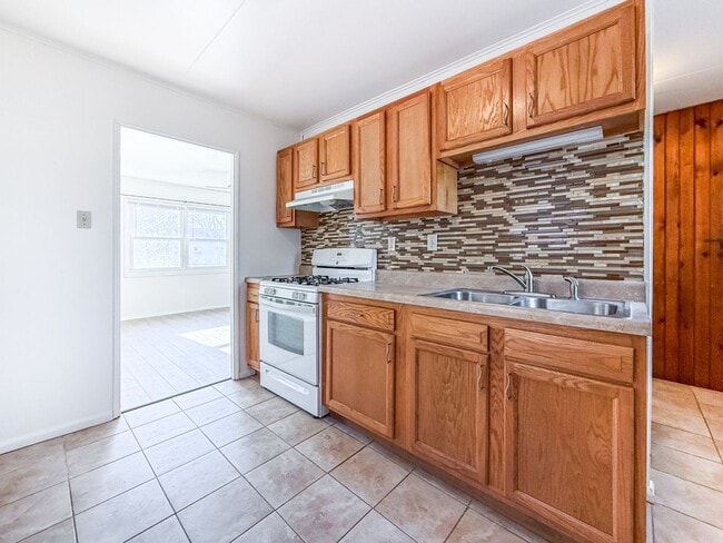 Photo - Newly Renovated 2 bedroom, 1 bathroom Urbana-Available April 1st, 2026