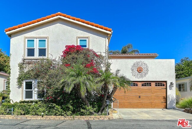 Building Photo - 117 Navajo Rental