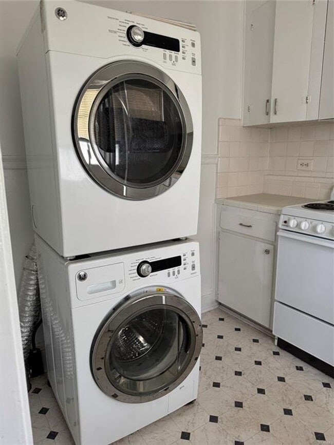 Photo - 2028 Ridge Ave