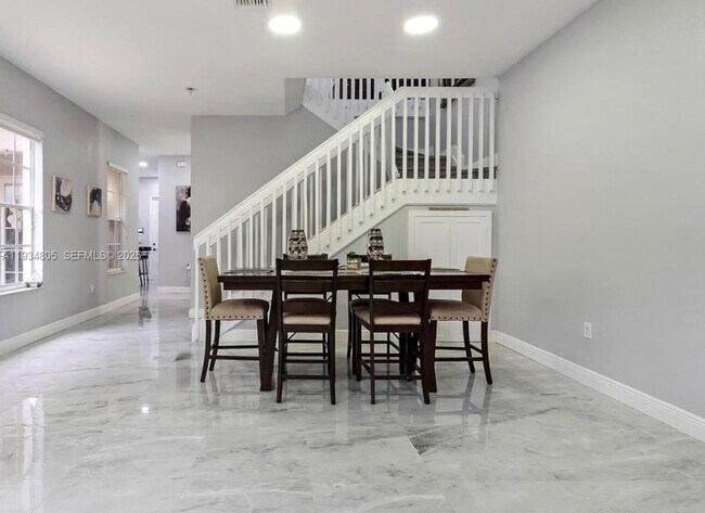 Photo - 14709 SW 6th St