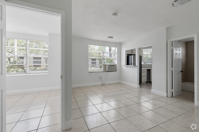 1BR, 1BA - 600 SF - Living Room/Bedroom - 6844 Harding Ave