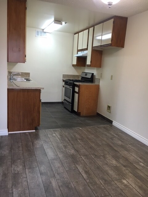 Photo - 7158 Hawthorn Ave Unit 404