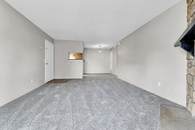 Photo - $1,550.00 - 2 Bed, 2 Bath Condo in Denver with In-Unit Laundry! Unidad F203
