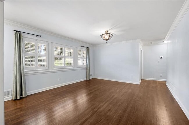 Photo - 128 Osner Dr NE