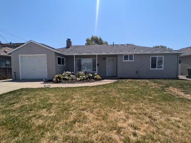 Photo - 3032 Greenwood Dr