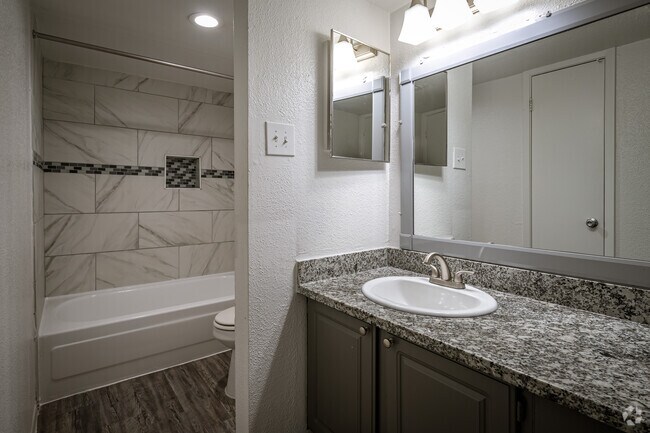 1BR, 1BA - 704SF - Ashford Santa Ana