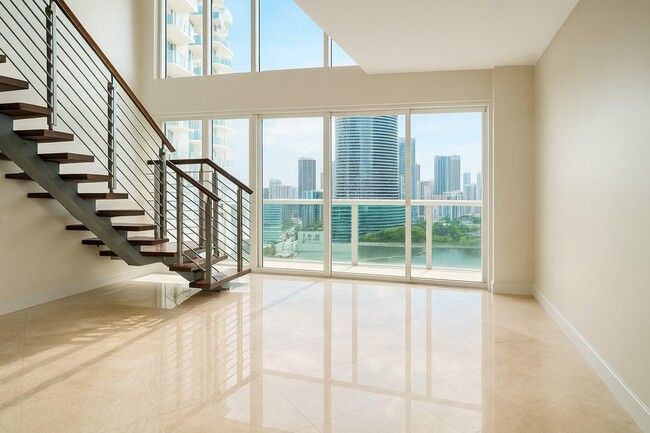 Building Photo - 41 SE 5th St Unit 1505