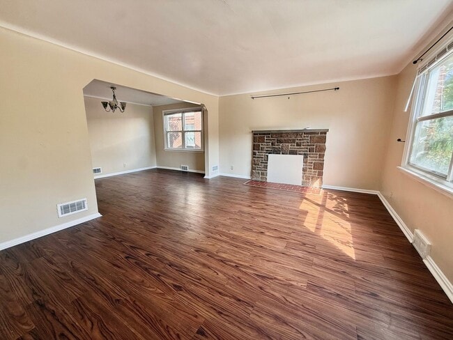Photo - 2650 Cedarbrook Dr