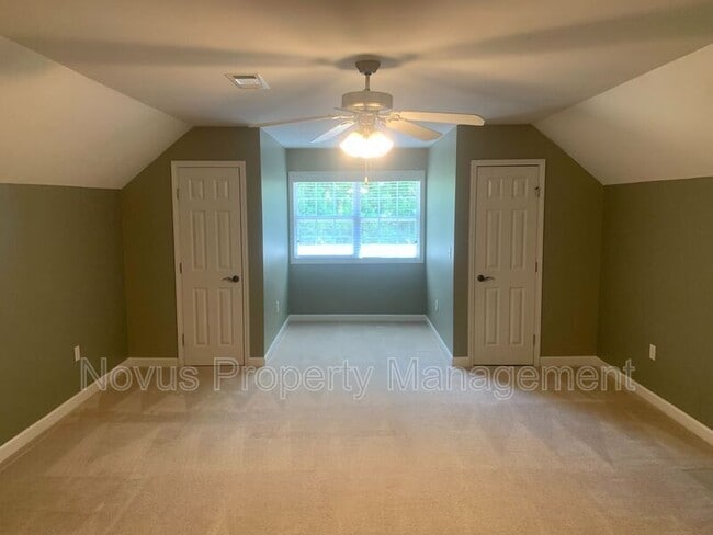Photo - 119 Tullamore Trail