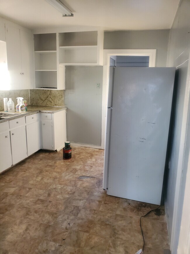 Photo - 463 Linares St