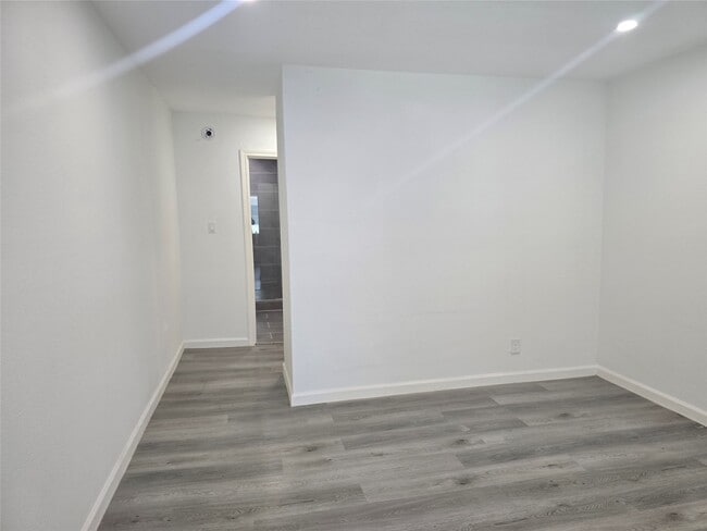 Photo - 712 Avenue H