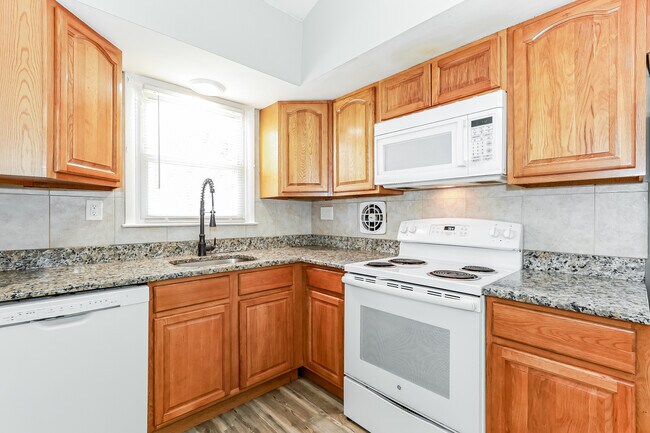 Photo - 1107 Hickory St