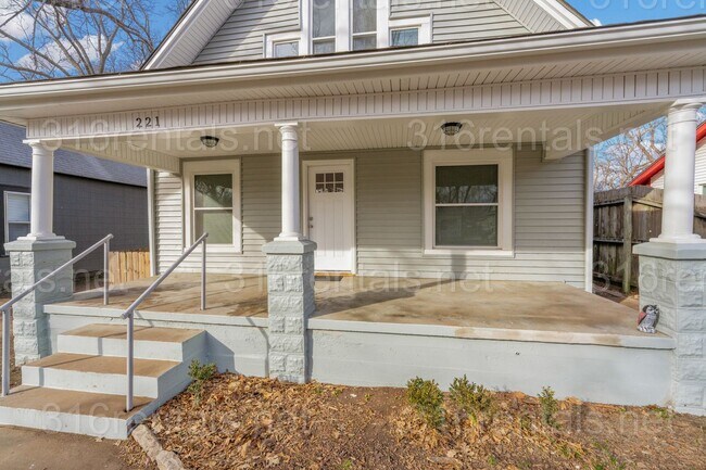 Photo - $850 - 1 bed 1 bath - Beautiful newly renovated Multi-family home located in Delano Unit 1