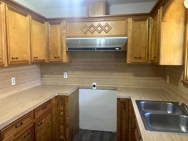 203 Ferguson Dr