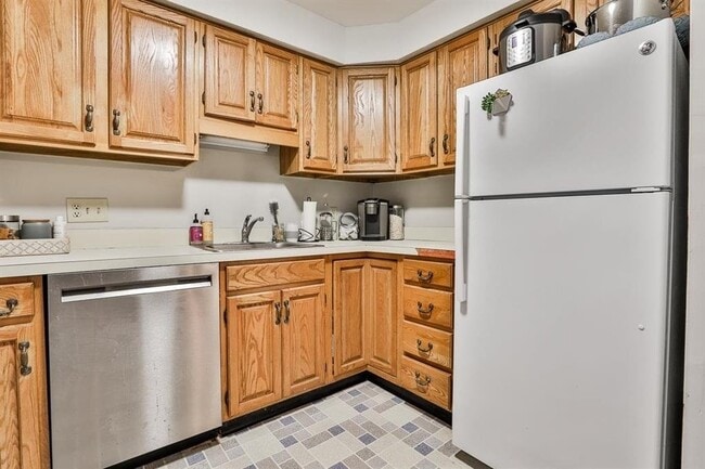 709 Springbrook Cir