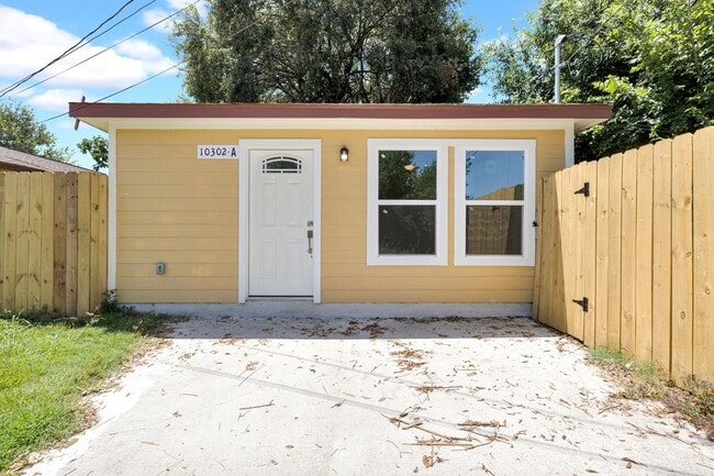 Building Photo - 10302 Sierra Dr Rental