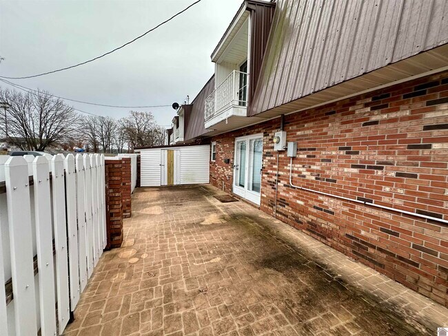 Photo - 67 Country Club Ln