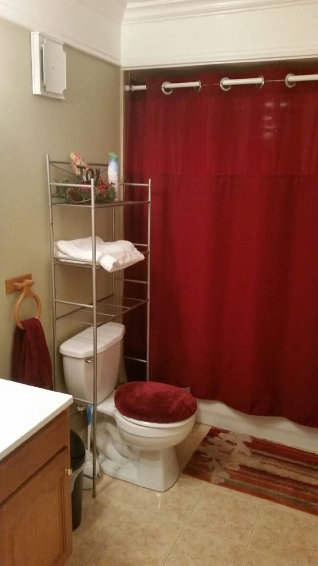 Second Bathroom - 614 Tralee Ct Unit 1C