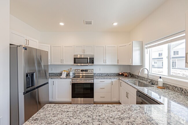 Building Photo - BRAND NEW Darling 3 Bed 2.5 bath townhome ...