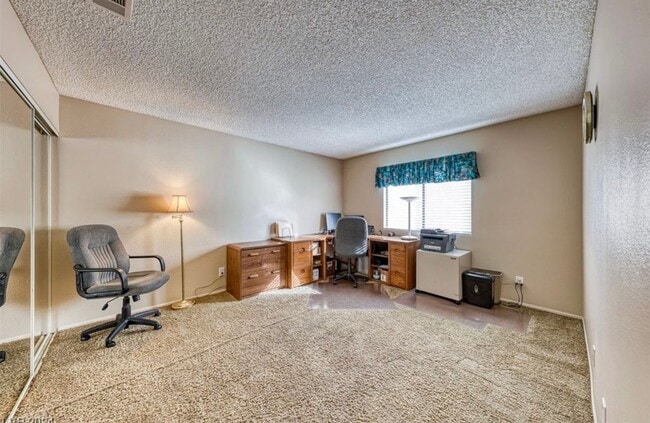Photo - 348 Faulkner Ct