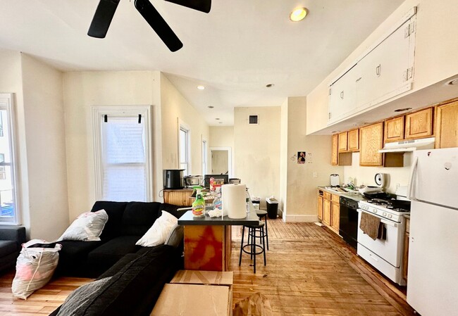 HOT ALLSTON LISTING!!!! - HOT ALLSTON LISTING!!!! Townhome