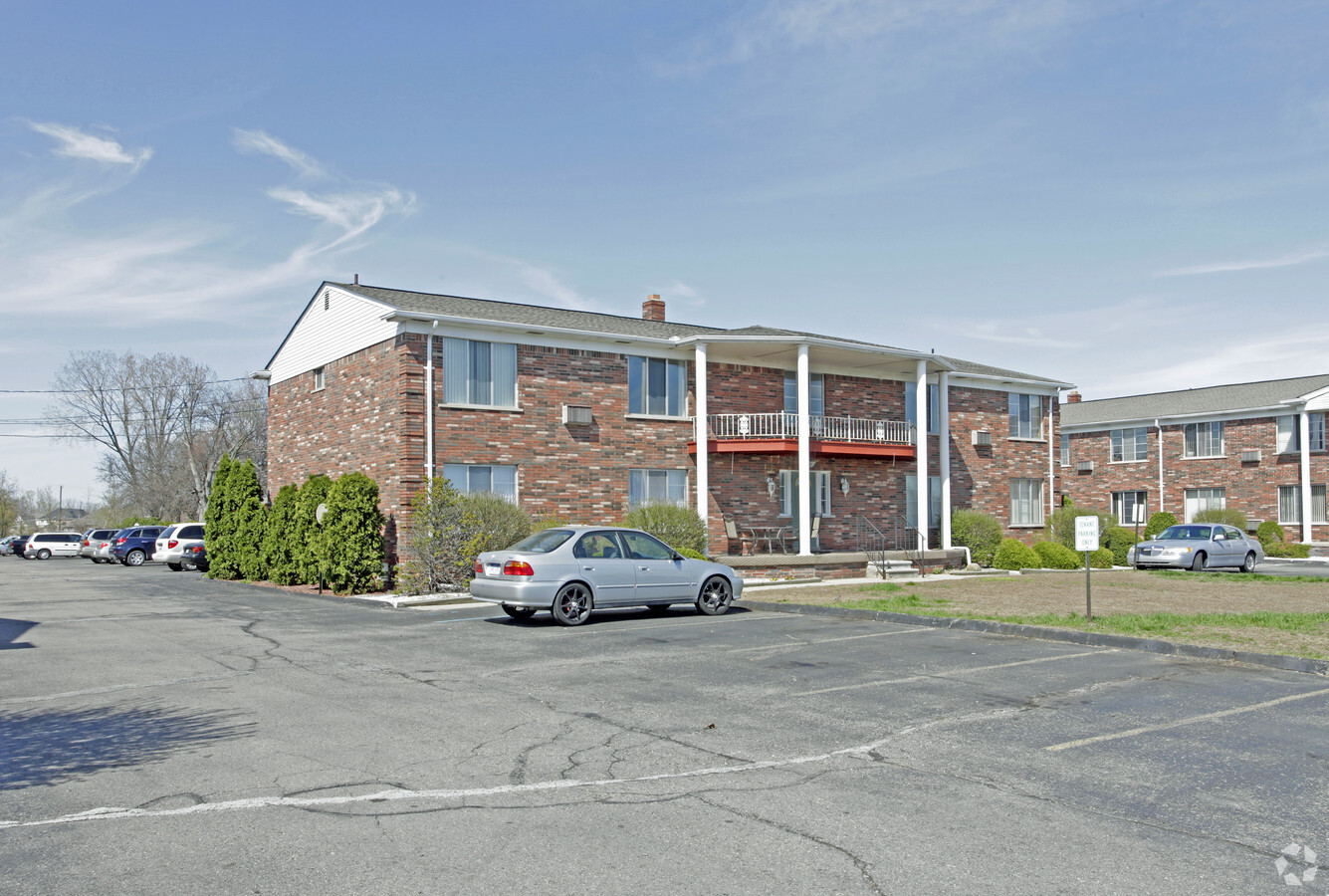 Kingsview Manor - Kingsview Manor Apartments