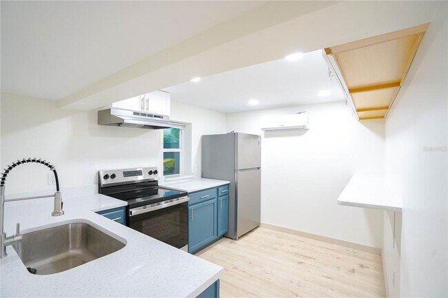 535 14th Ave S Unit 4