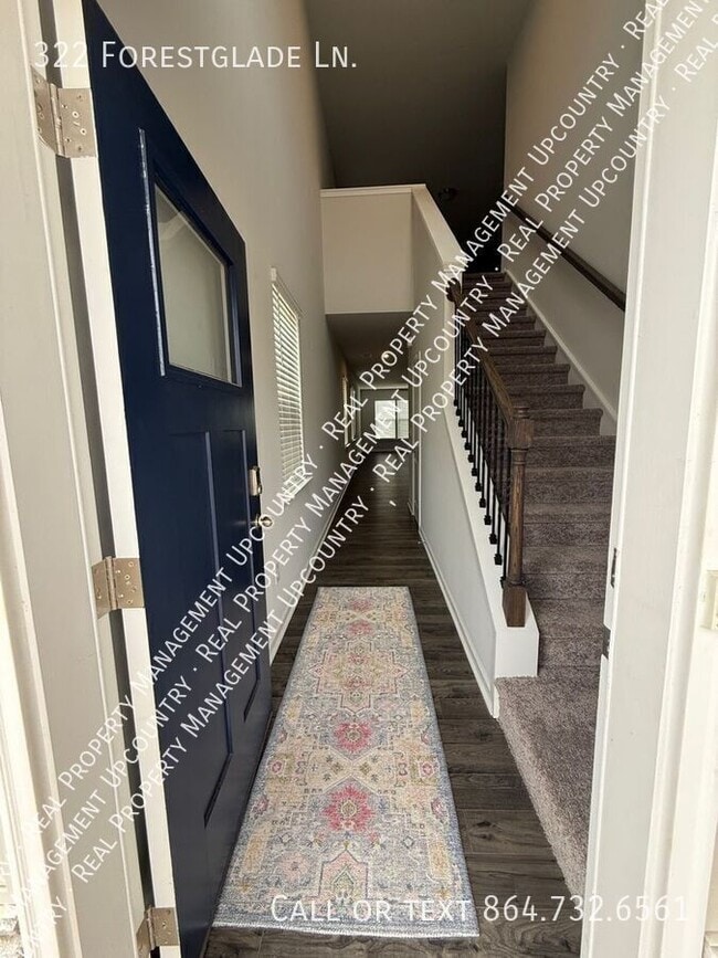 Photo - 322 Forestglade Ln