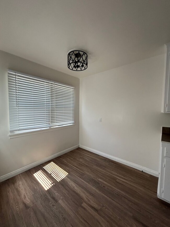 Photo - 931-933 Florida Unit 933