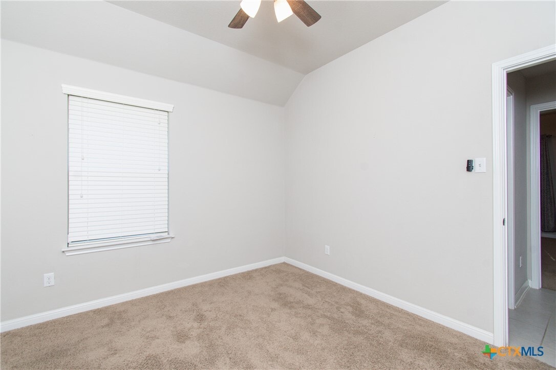 Photo - 136 Mistflower Ln