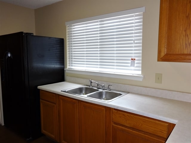 Photo - 7659 Chatsworth