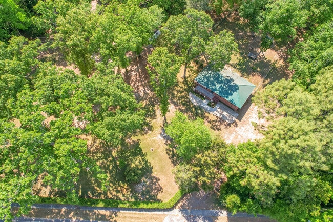 Photo - 800 Old Whiskey Rd S