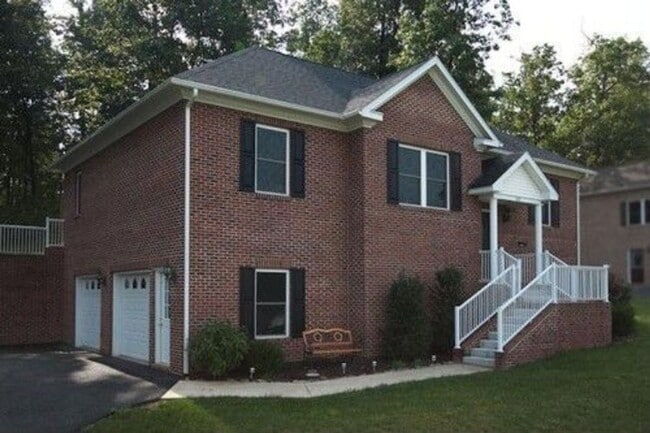 Building Photo - Brick Single Family Home in Battlefield Estates