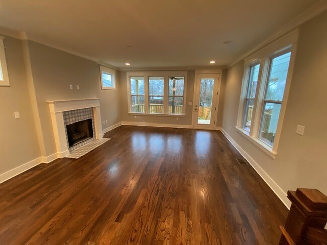 Photo - 2020 Scott Ave