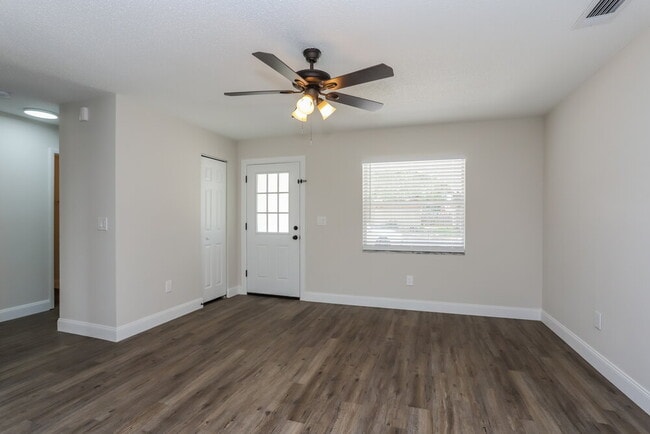 Photo - 1038 Bridlewood Way