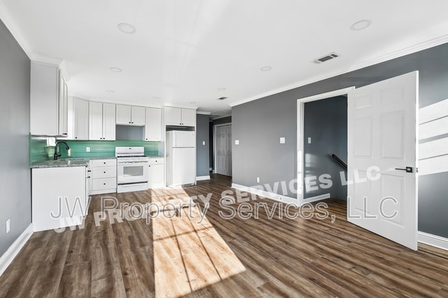 Photo - 2632 Annette St