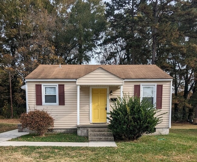 2bed/1bath HOUSE Greensboro, NC!! - 2bed/1bath HOUSE Greensboro, NC!!