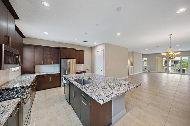 Photo - 7112 Edison Pl