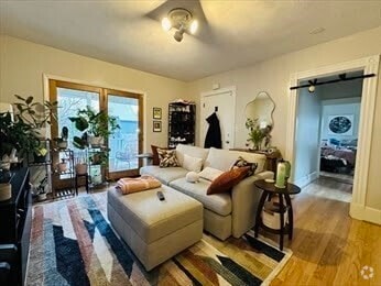 Building Photo - 43 Lincoln St Unit 1 Rental