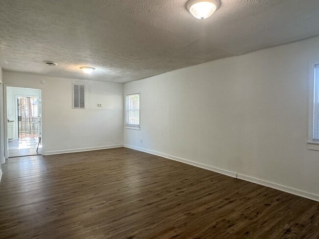 Photo - 3000 Courthouse Rd