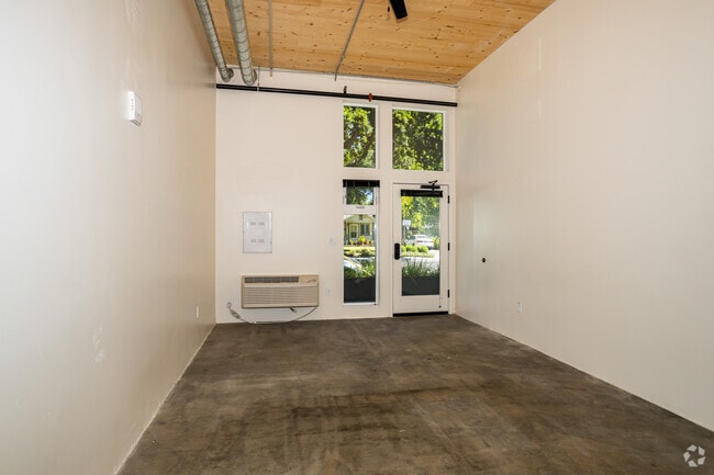 Studio - 360SF