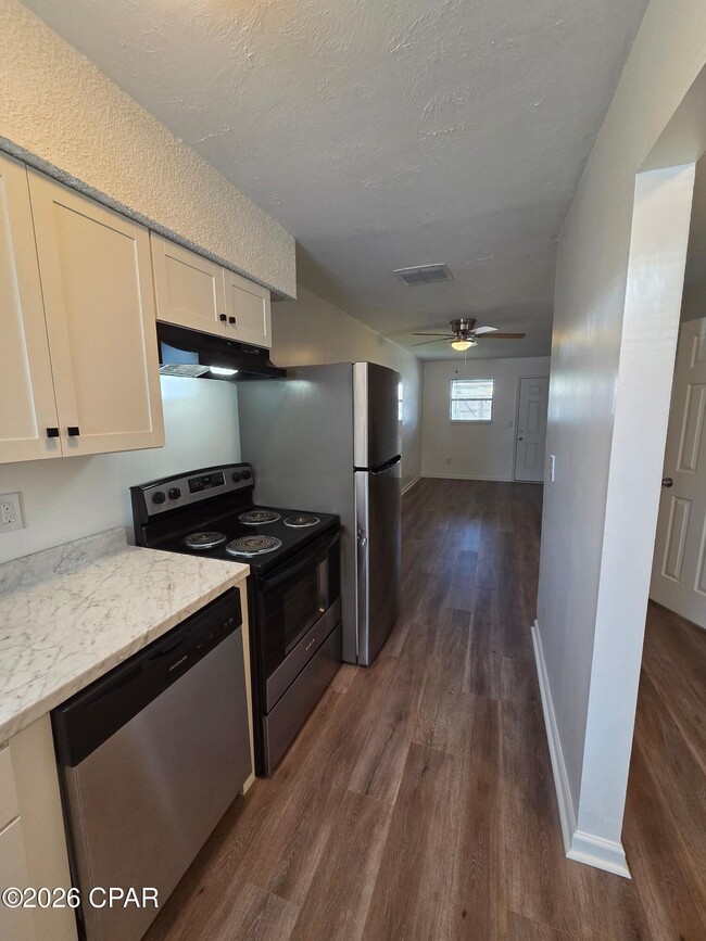 Photo - 6329 Omoko St