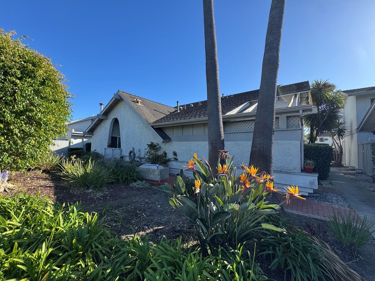 Penthouse Living in Ventura Keys – Harbor Village Condo - Penthouse Living in Ventura Keys – Harbor Village Condo