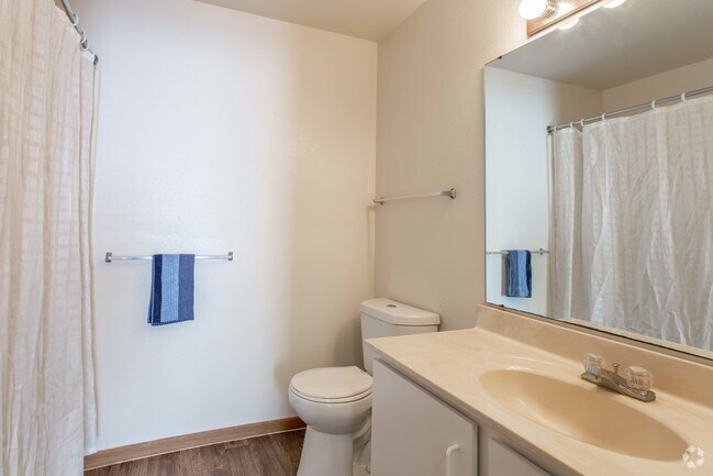 2 Bed/ 2 Bath