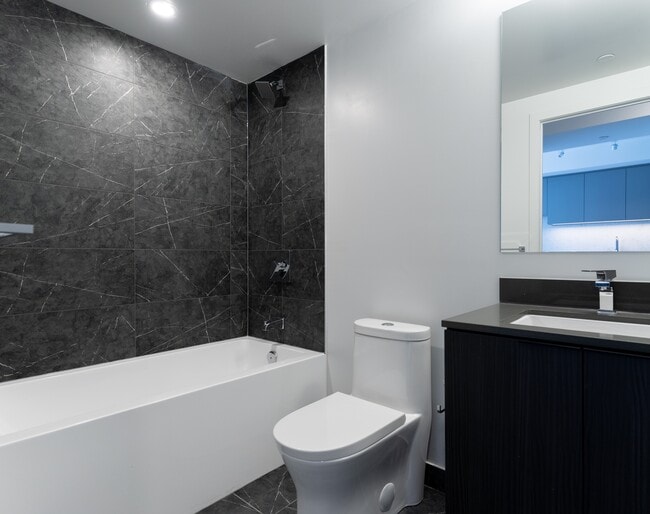 Photo - 82-882 Dalhousie St